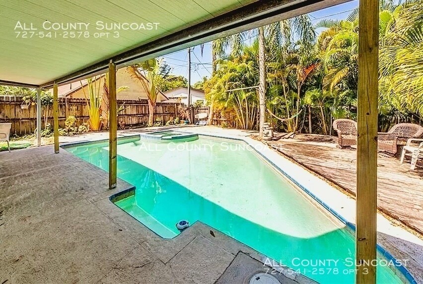 Foto principal - 5310 10th St N