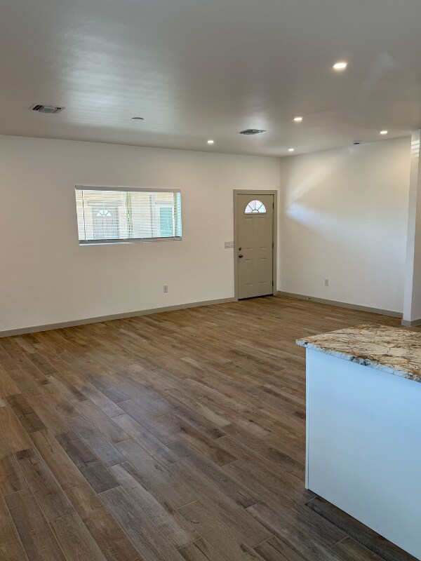 Building Photo - 729 E 35th St