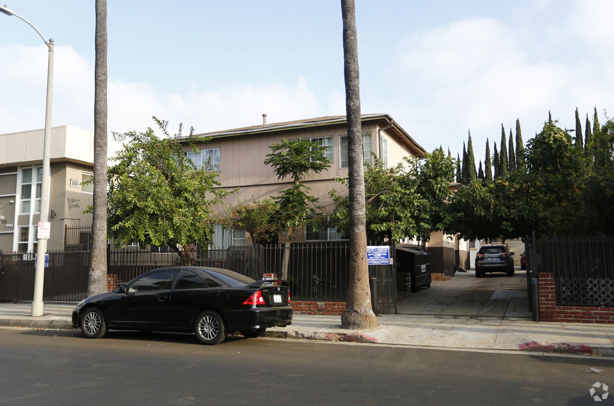 Building - 5939 Carlton Way