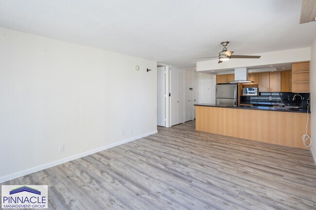 Building Photo - 400 Hobron Ln