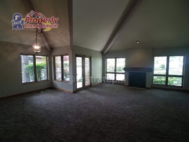 Foto del edificio - 1907 S Springbrook Ln