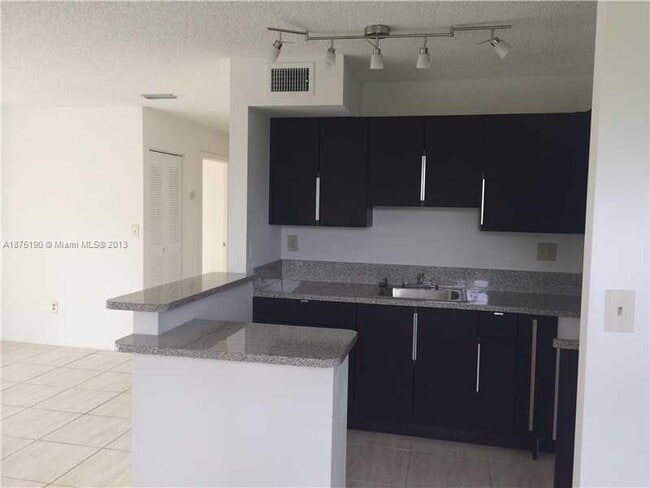 Building Photo - 2 bedroom in Miami Gardens FL 33169