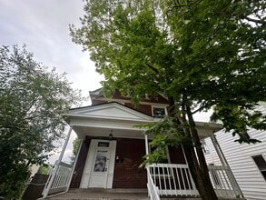 Building Photo - 610 S 2nd St