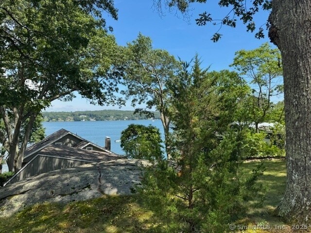 Foto del edificio - 47 Quarry Dock Rd