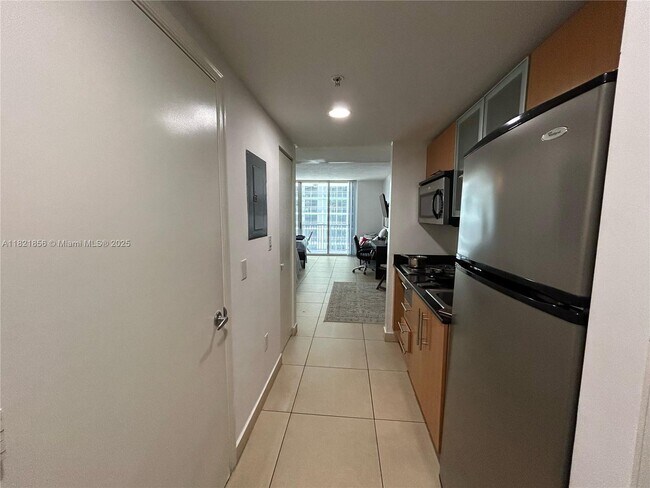 Foto del edificio - 1750 N Bayshore Dr