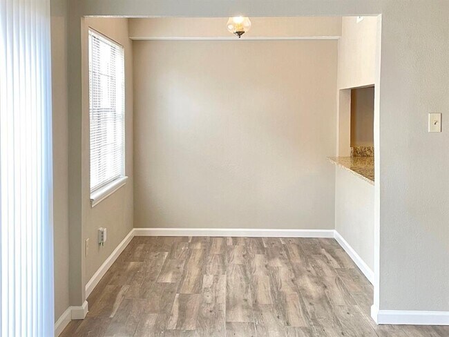 Building Photo - 1815 Briarcreek Blvd