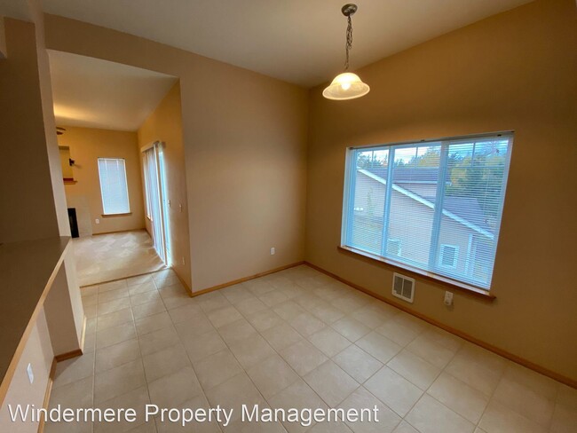 Foto del edificio - 2 br, 2 bath House - 4633 Celia Way #301