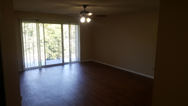 Building Photo - 1521 NE Parvin Rd