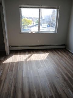 Foto del edificio - 7919 Lake Ave