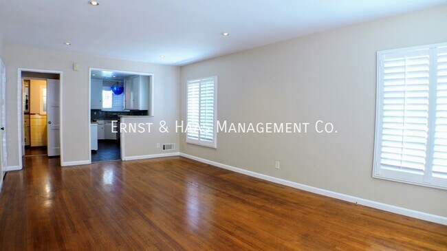 Foto del edificio - The Best of Beach Living! 1 Bedroom Condo ...