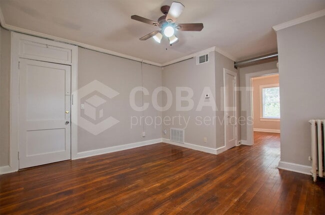 Foto del edificio - 674 Somerset Terrace NE