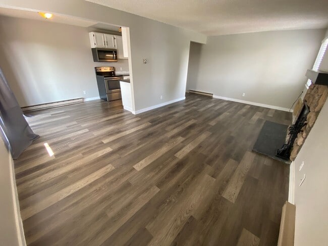 Foto del edificio - Spacious Updated Condo
