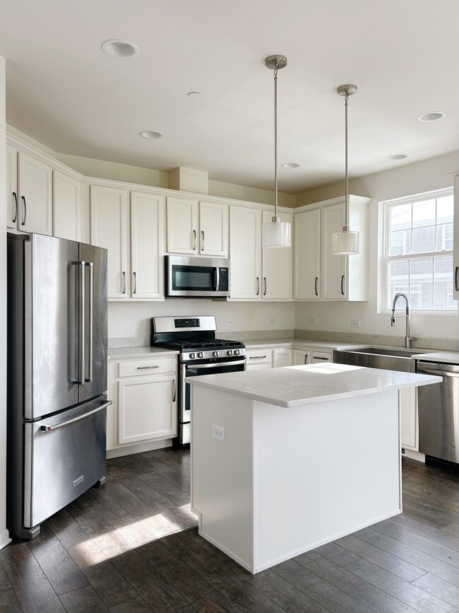 Building Photo - 4449 Monroe Ct