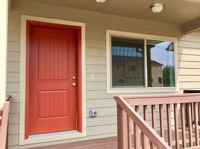 Foto del edificio - 2 Bedroom 2.5 bathroom Townhouse in Greeley