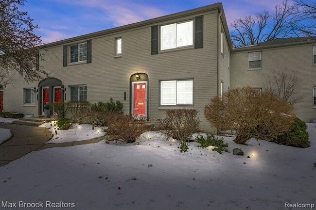 Foto del edificio - 695 Graefield Ct