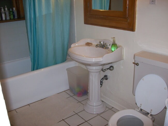 Two Full Bathrooms - 5120 S University Ave