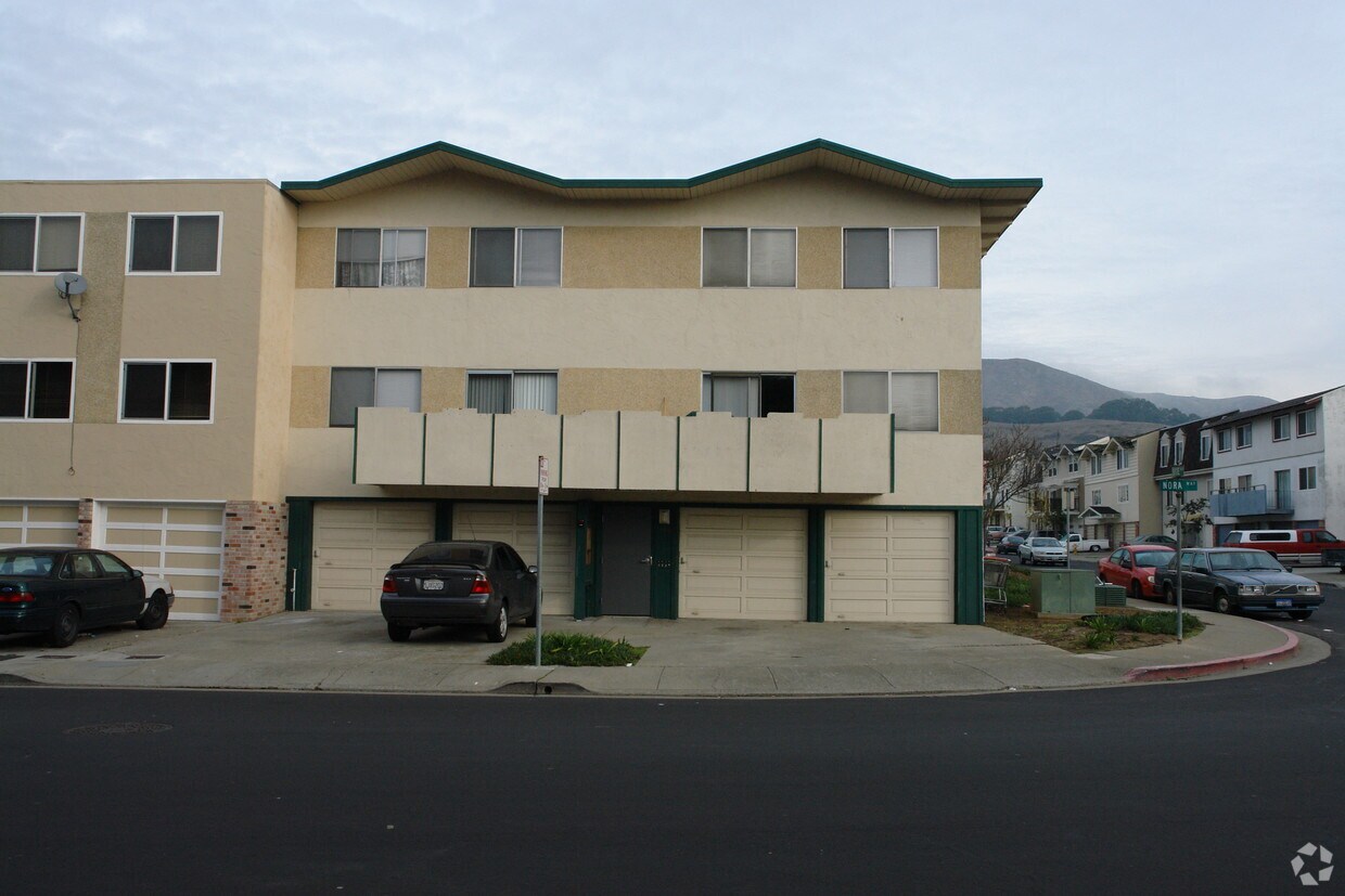 Foto del edificio - 974 Nora Way