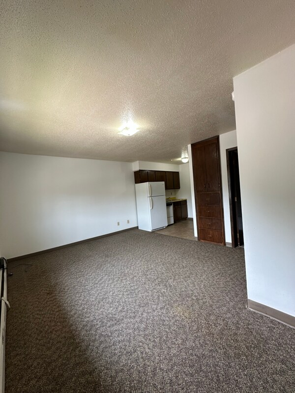 Foto del edificio - 320 Oak Ave N