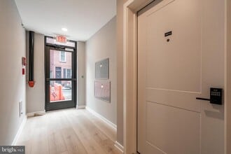 Building Photo - 713 S Mildred St