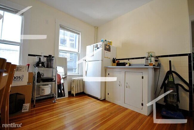 Building Photo - 3 br, 1 bath House - 29 Gerald Rd # 1K