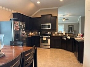 Building Photo - 16627 Fiesta Rose Ct