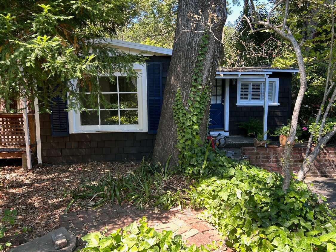 Foto principal - 29 Azalea Ave