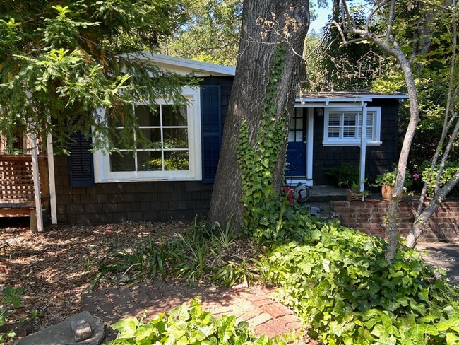 Building Photo - 29 Azalea Ave