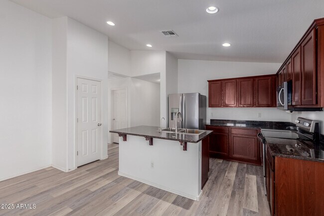 Foto del edificio - 231 S 197th Ave