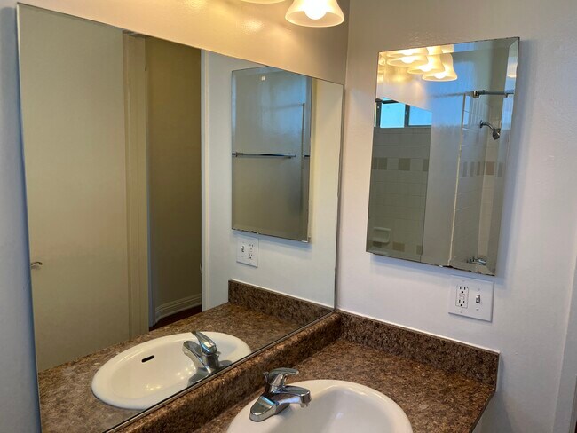 Foto del edificio - 915 Coronado Ave