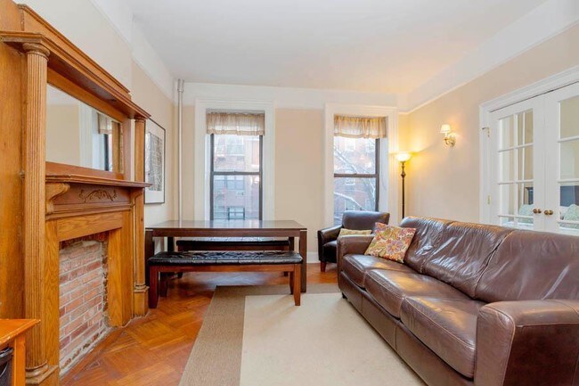 Foto del edificio - 337 E 82nd St