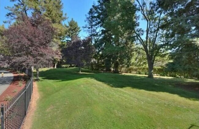 Building Photo - 1490 Aurelian Ln