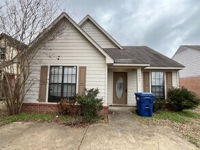 Building Photo - 6465 Barretts Bend Dr