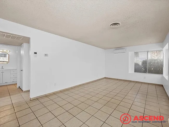 Building Photo - 205 Universe Ave