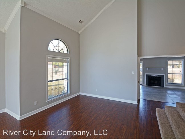 Building Photo - 3 br, 2.5 bath House - 5458 Pine Oak Ln