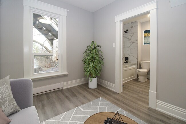 Photo du bâtiment - Stylish 2 Bedroom Apartment – All Utilities & Parking Included – $2,049/month