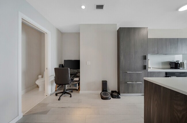 Foto del edificio - 68 SE 6th St
