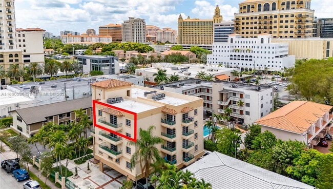 Foto del edificio - 222 Madeira Ave