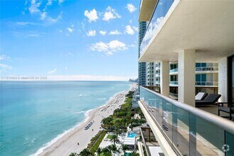 Building Photo - 16275 Collins Ave
