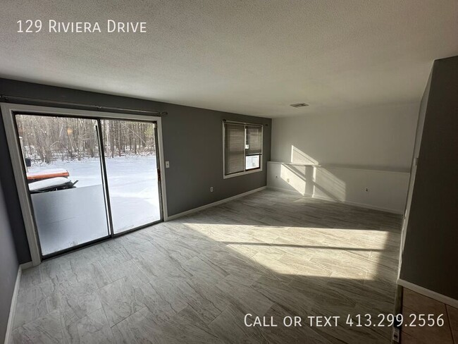 Foto del edificio - Charming 2-Bedroom in Agawam – Modern Comf...