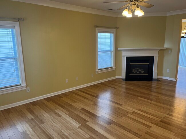 Foto del edificio - 3638 Charterhall Ln