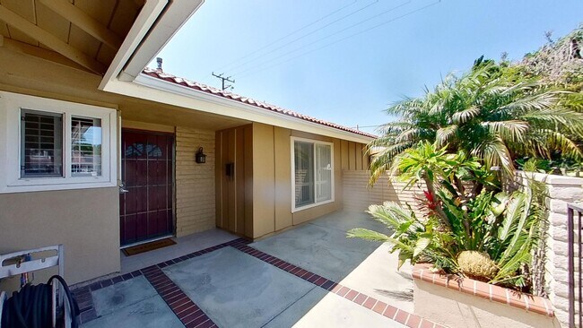 Foto del edificio - Spacious 3 Bedroom 2 Bathroom Home in Foun...