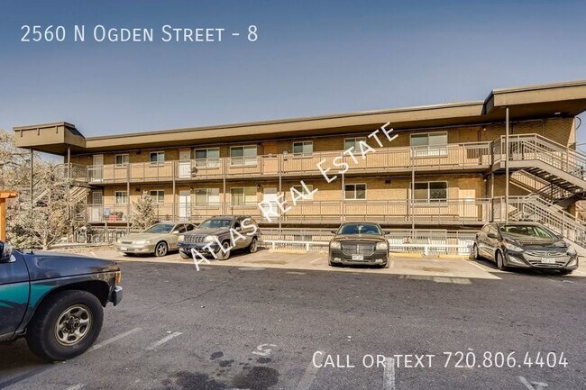 Building Photo - TOP FLOOR, 3 Bed 2 Bath Apartment in 5 Poi...