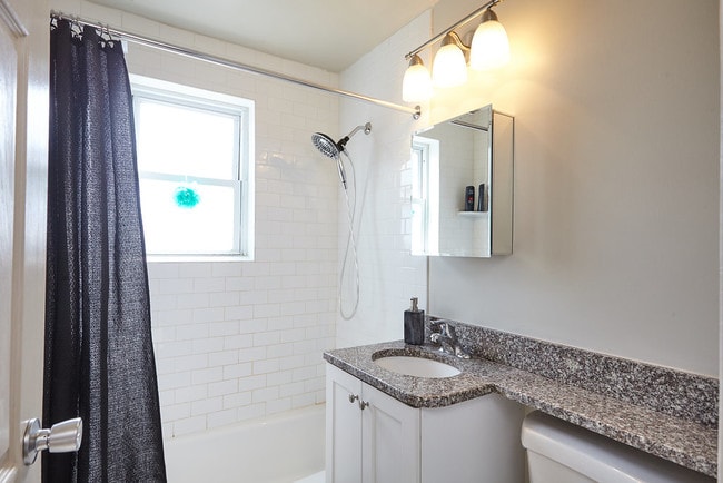 Building Photo - 49 Salmon Brook Dr