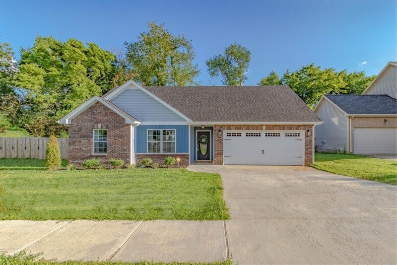 Foto principal - 209 Azalea Dr