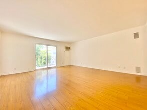 Building Photo - 1541 N Formosa Ave
