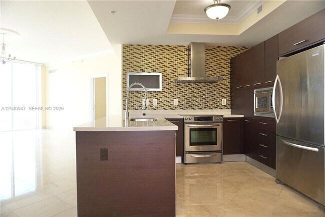 Foto del edificio - 200 Sunny Isles Blvd