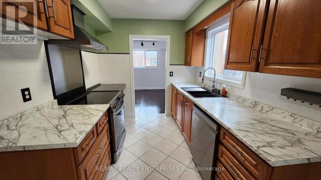 Building Photo - 79 Watney Crescent