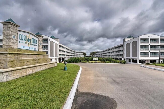 Building Photo - 6102 Seawall Blvd