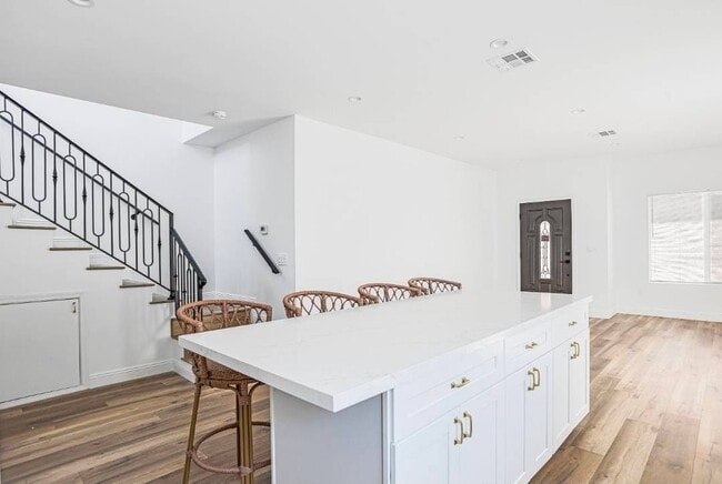 Foto del edificio - 3820 Orangedale Ave