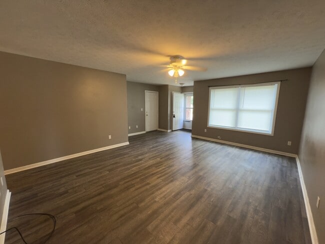 Building Photo - 299 Brookside Pl